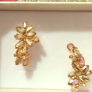 Gold earrings with swarvaski crystal
